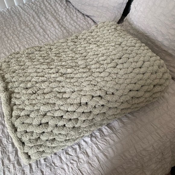 Sage Green Hand Knitted Chunky Blanket - Picture 2 of 9